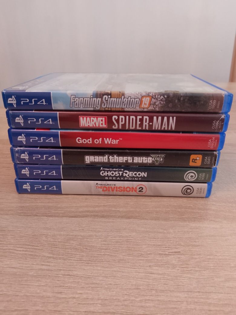 Sprzedam PS4 slim z grami