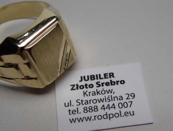 Złoty sygnet prostokątna satynowana / diamentowana ozdoba R.27