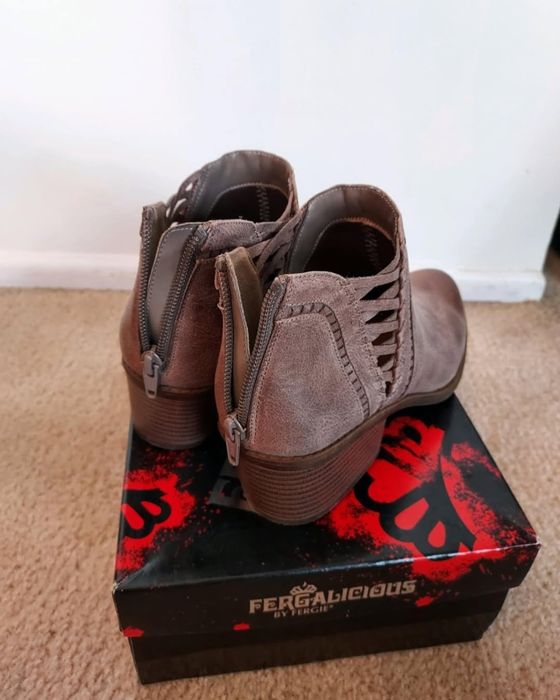 Modne botki kowbojki. Nowe nie uzywane z metkami. Rozmiar 37.