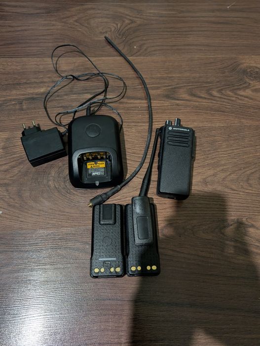 продам рацію DP4400