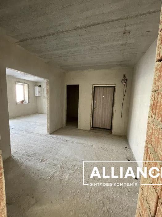 Здана двокімнатна квартира, в обжитому будинку,готова до ремонту