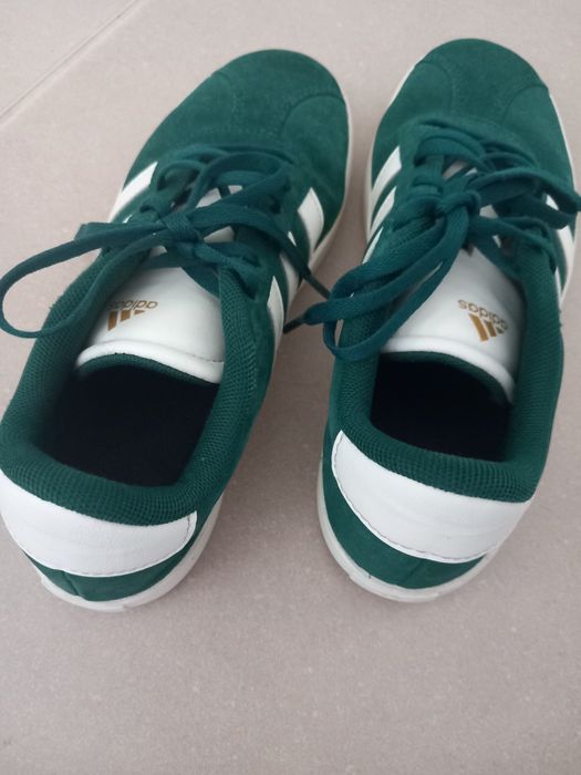 Sapatilhas Adidas T 35  - IMPECÁVEIS