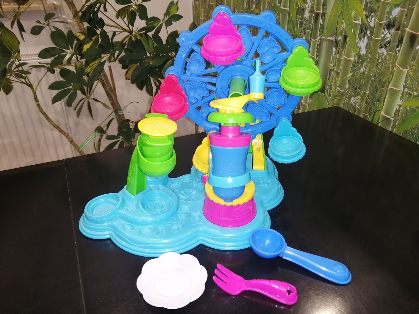 Play-Doh Town, remiza strażacka, lodziarnia i ciastkarnia, duży zestaw