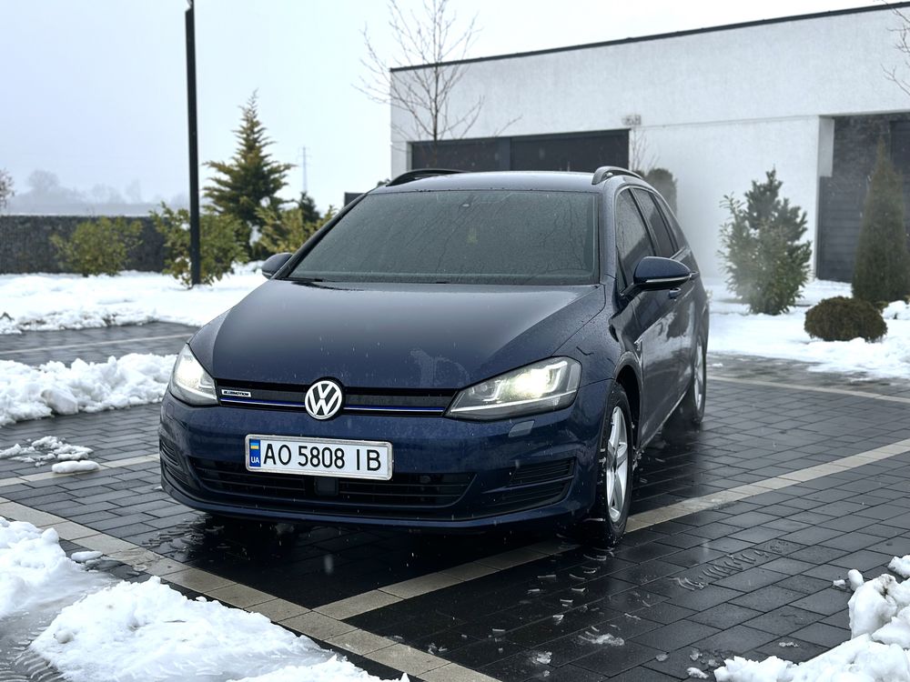 Volkswagen Golf VII