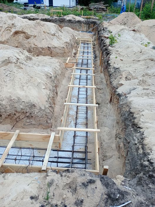 Budowa domów, budynków gospodarczych.