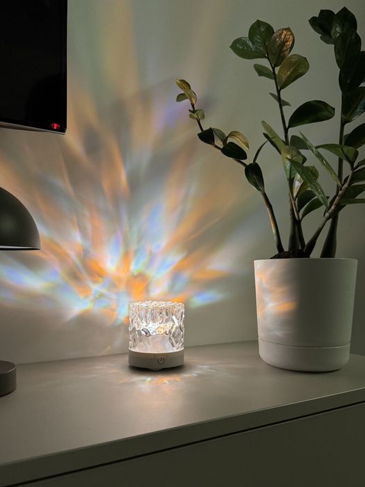 Світильник з ефектом північного сяйва