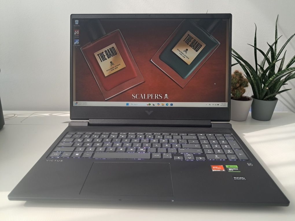 RTX 4060 8gb + R5 7640HS • HP Victus  16" 144hz • 16gb/512 ssd
