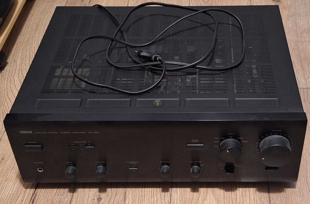 Yamaha AX-450 razem z głośnikami ELAC
