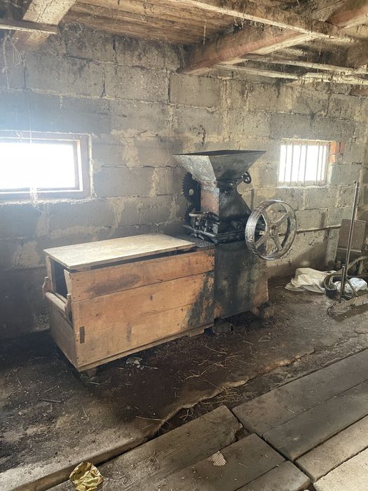 Śrutownik stary antyk PRL bez silnika i pasa