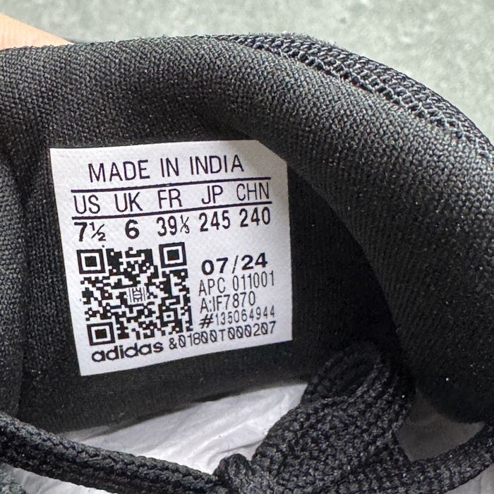 ОРИГІНАЛ 100% Кросівки чорні адідас Adidas IF7870/39 р