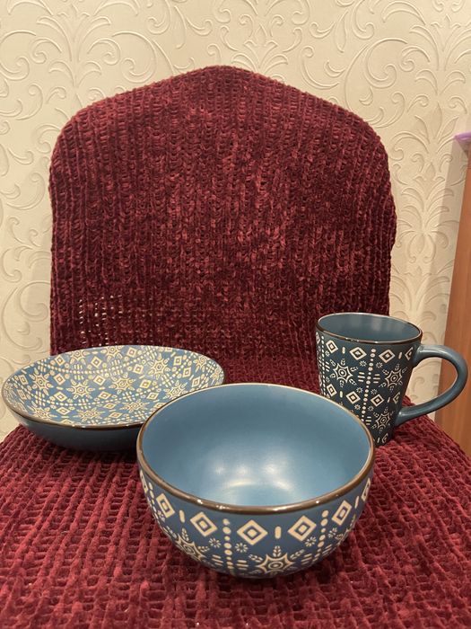 Набір посуду три елементи оригінального орнаменту