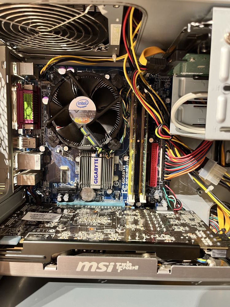 Komputer chieftec z windowsem 10(gtx,intel)
