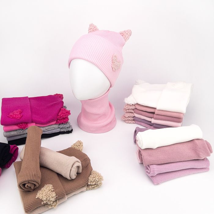 Шапка і хомут для дівчинки