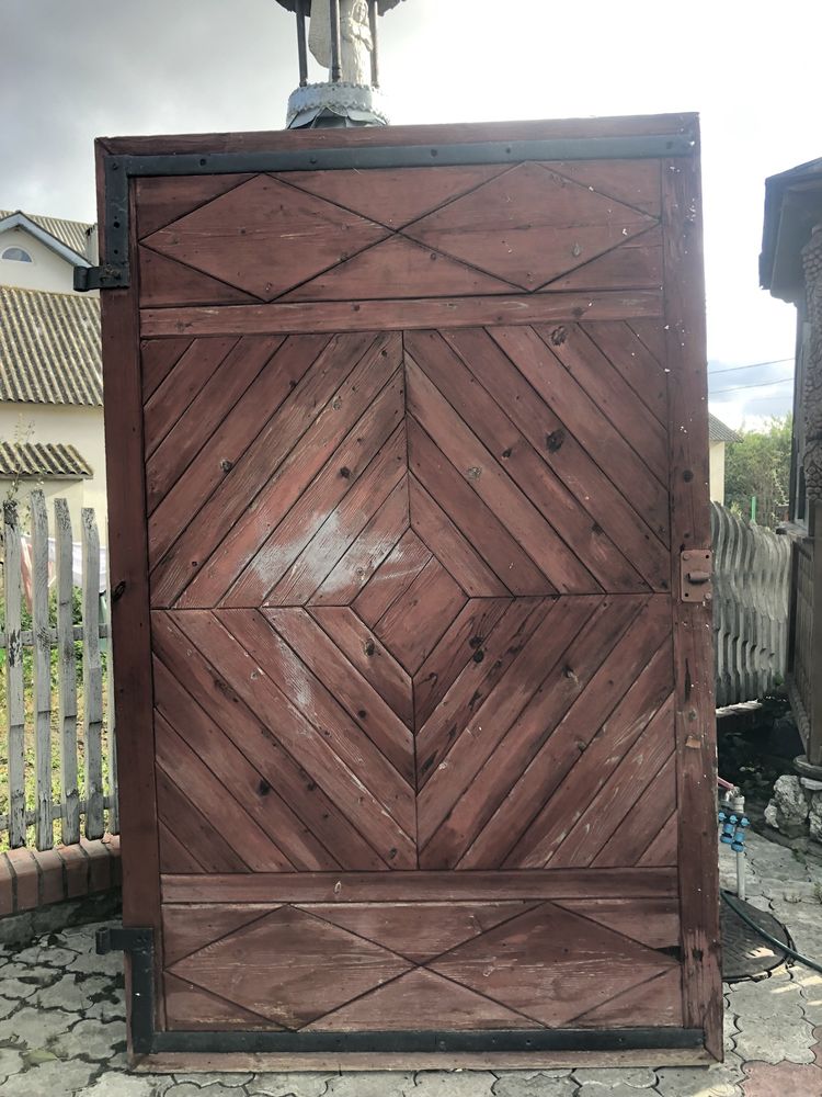 Продам гаражні деревянні двері
