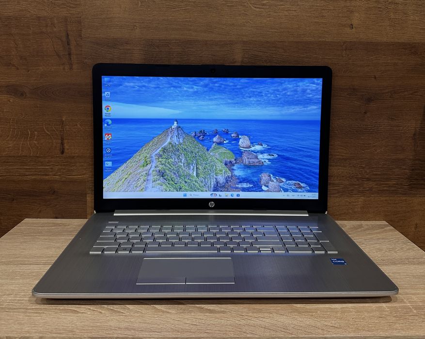 Ноутбук hp laptop i3-1115G4 / 8 ram / 256 ssd 17 дюймів