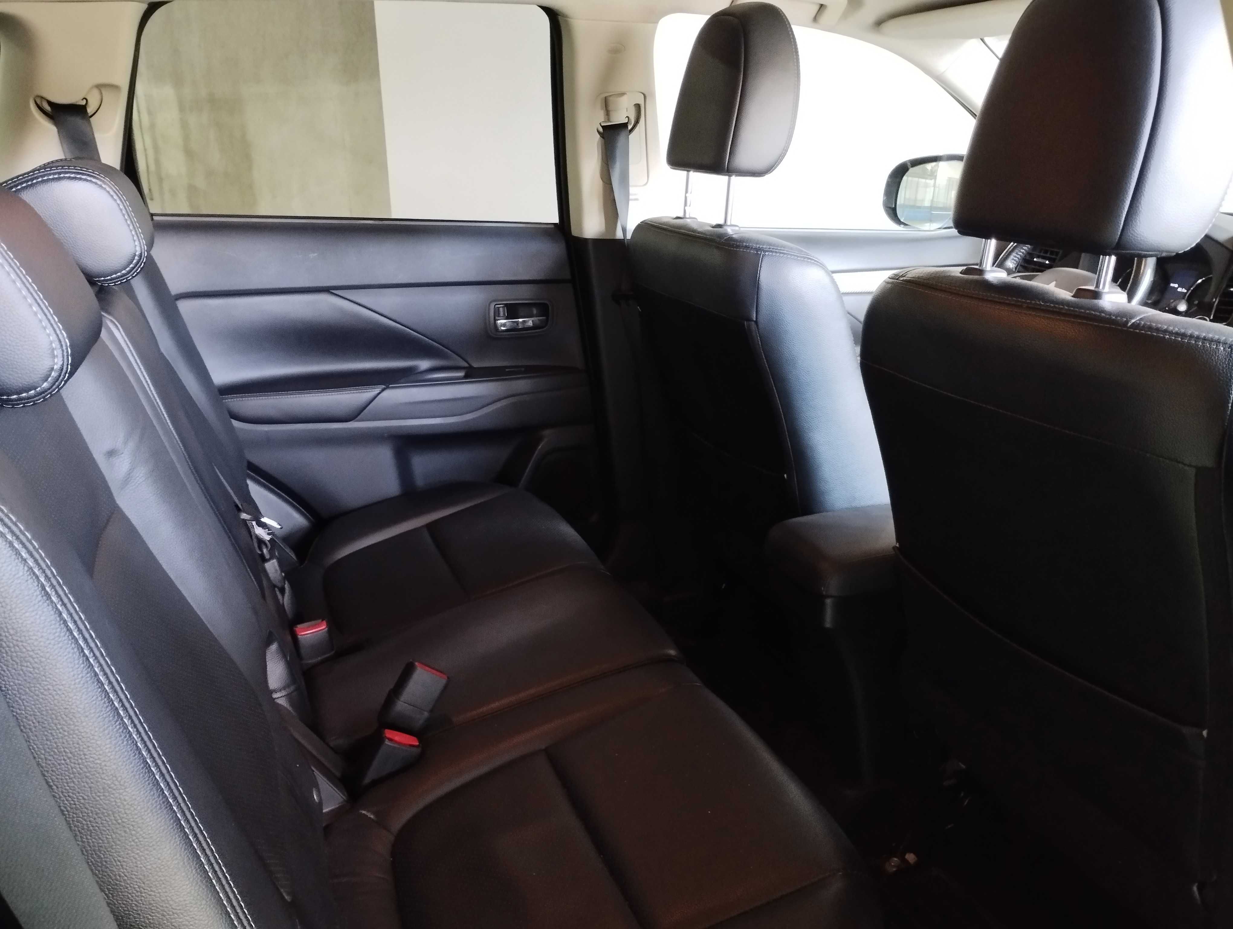 Mitsubishi Outlander 2.2 DI-D Instyle Navi
