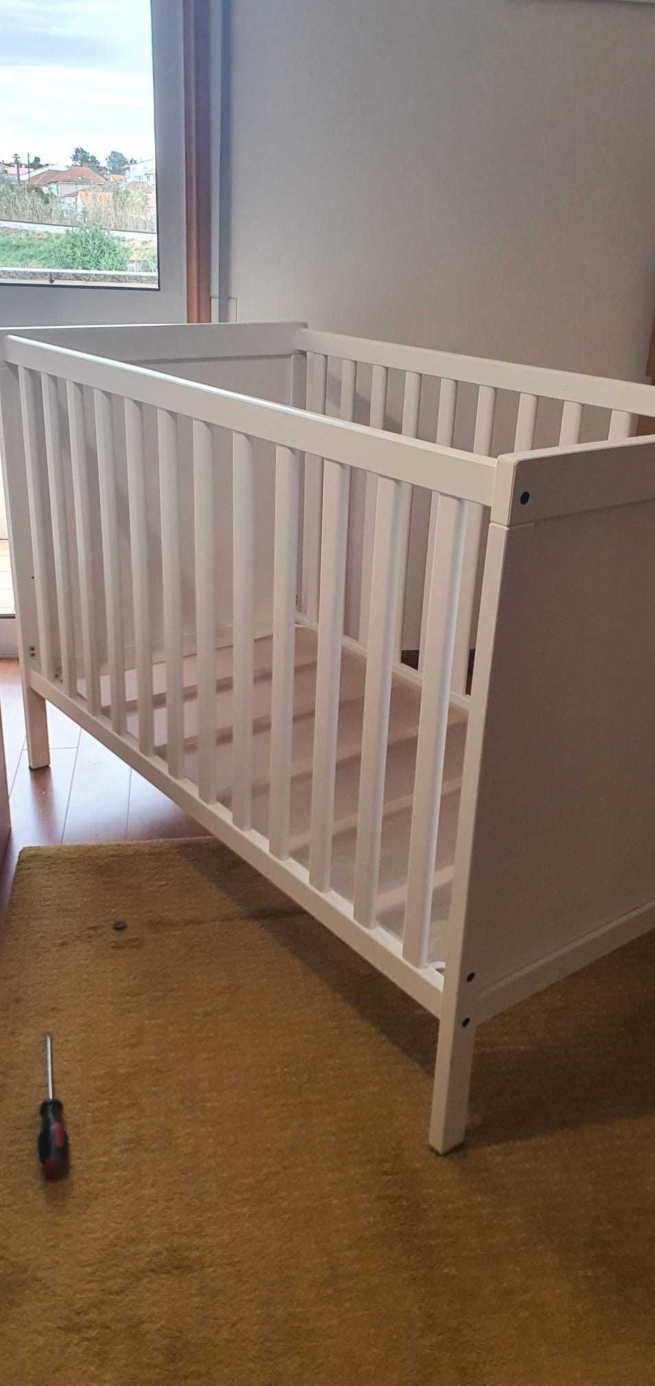 Cama Infantil IKEA – Como Nova!