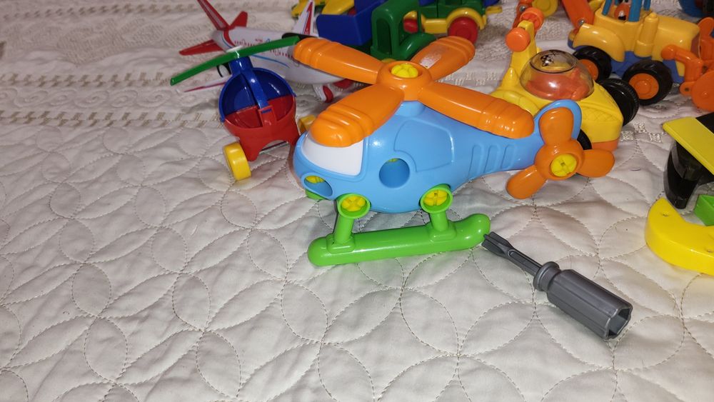 Лот,пакет іграшок для хлопчика,дівчинки,машинки,розвиваючі,інструменти