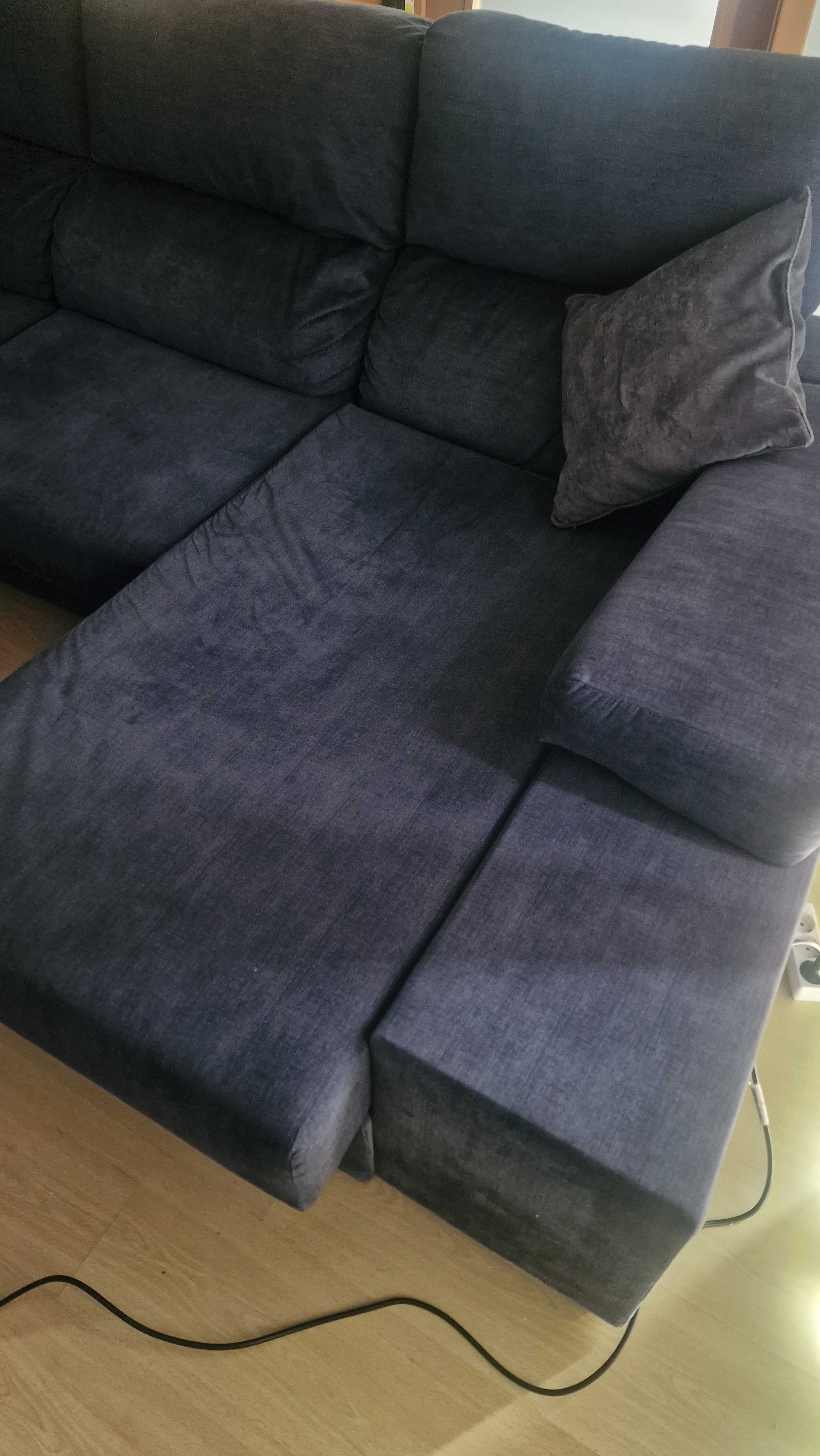 Sofá com chaise longue