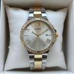 Жіночий годинник на браслеті Guess комбінованого кольору
