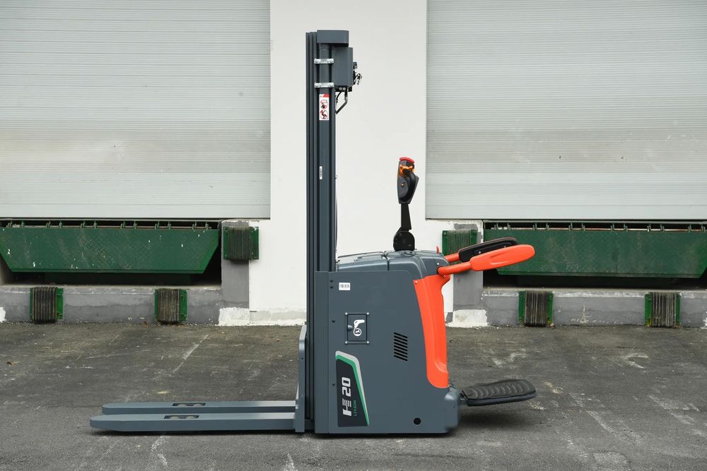 Heli CDD20-A2FLIH  Elektryczny wózek z masztem i podestem CDD20-A2FLiH, Triplex, LI-ON