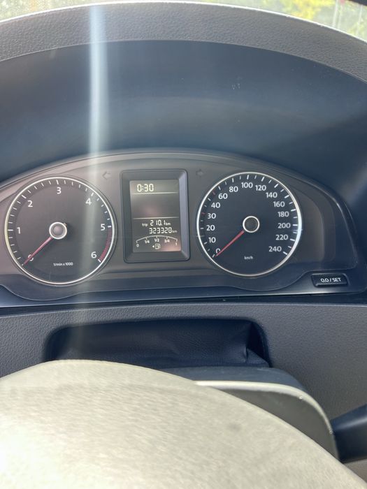 Продаю авто Volkswagen Caravelle 2011 року.