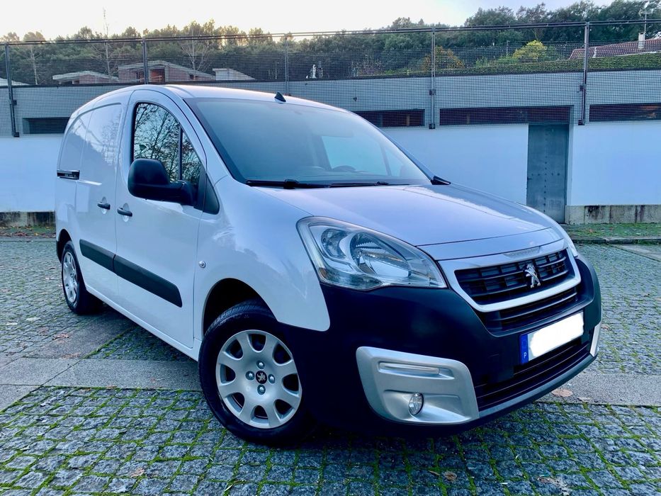 Peugeot Partner 1.6 Hdi 100cv GPS/3Lug./AC