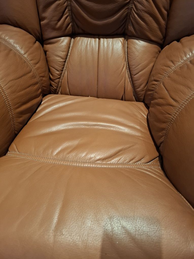 Sofá  cama 3 lugares em pele, cor castanho