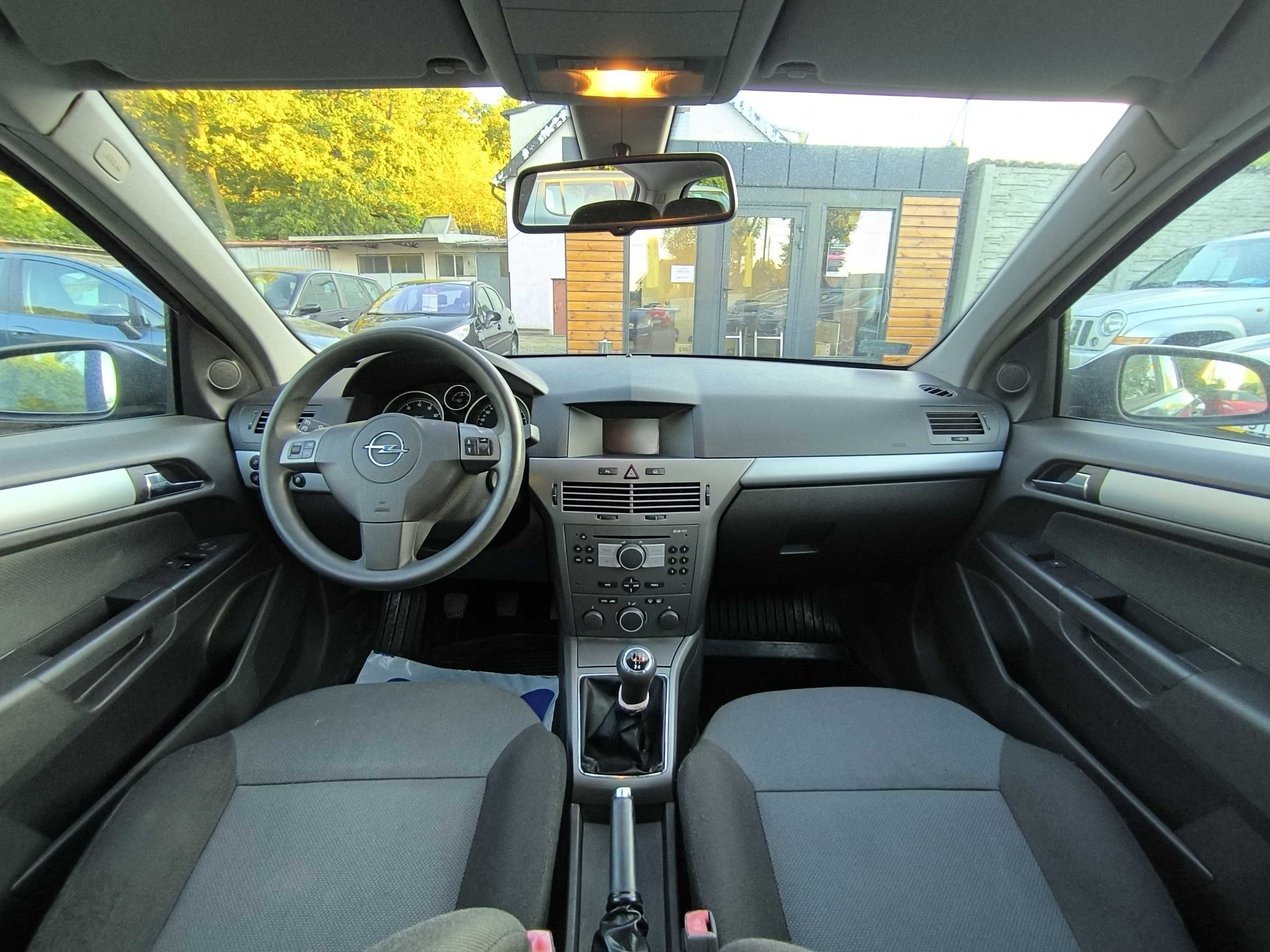 Astra 1.6B • 2004r • 218 tys km • ISOFIX • Klima • Alu 16tki•2 kpl kół
