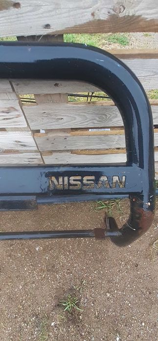 Grelha frontal nissan
