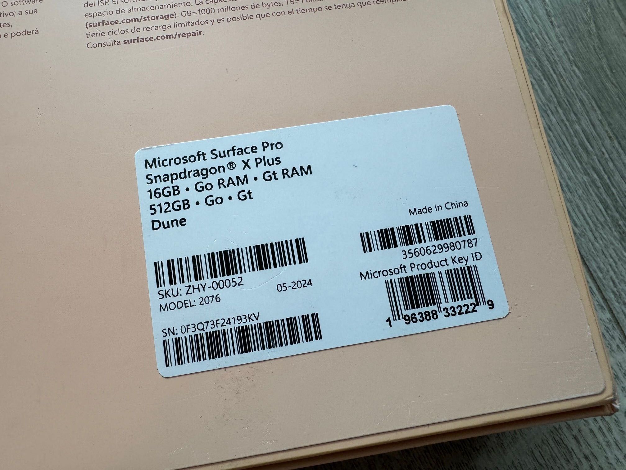 Microsoft Surface Pro 11 13" Snapdragon X Plus 16/512 Złoty Klawiatura