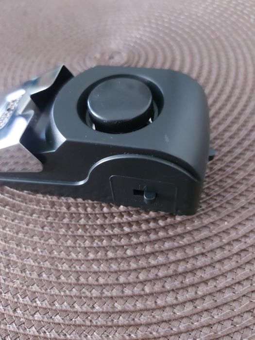 Bezprzewodowy alarm otwartych drzwi, okien.