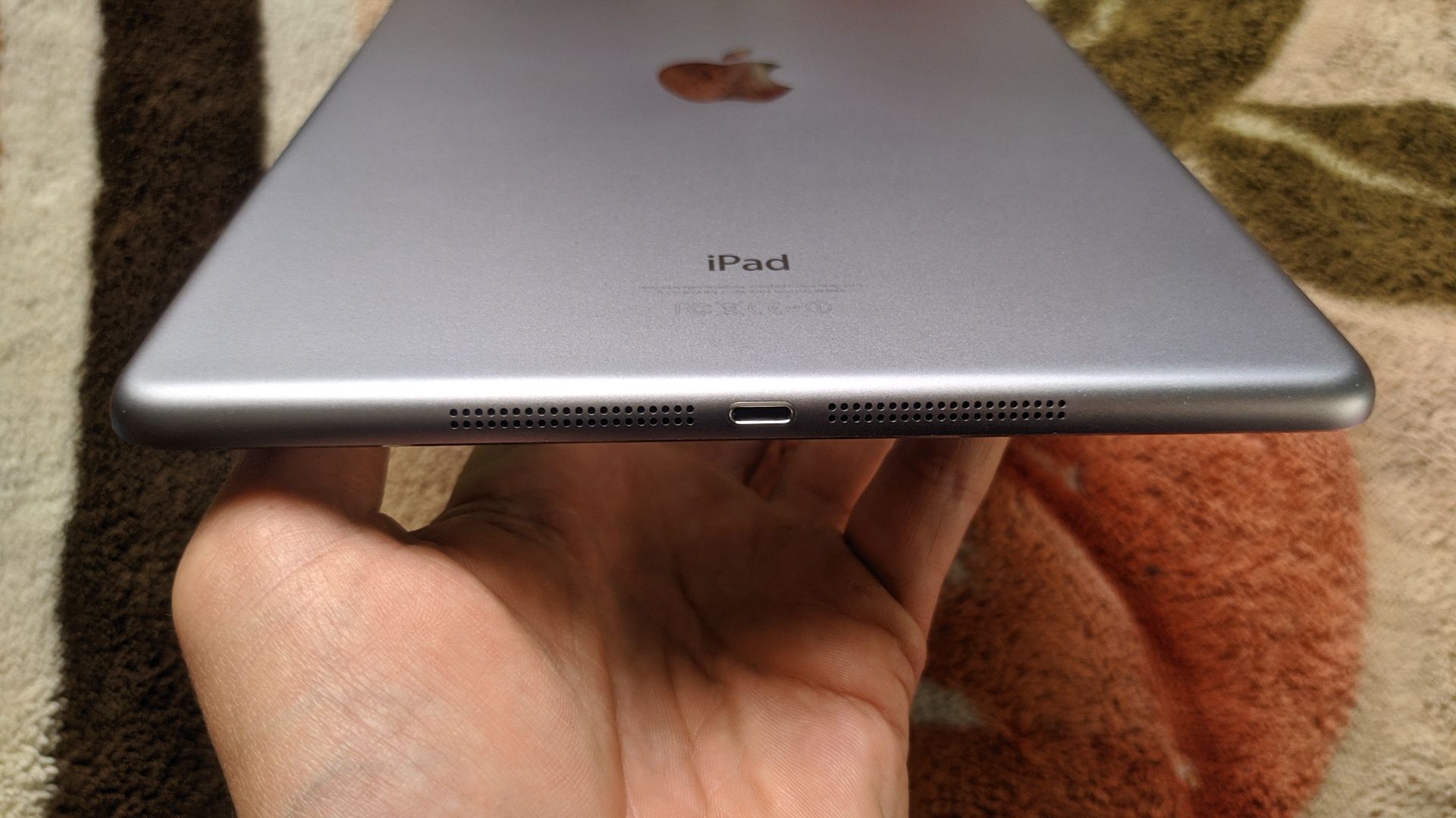 Планшет iPad Air  9.7