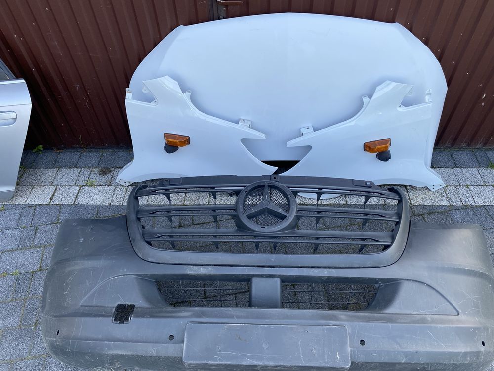 Mercedes-Benz Sprinter W907 W910 Zderzak Przód Przedni Grill Atrapa