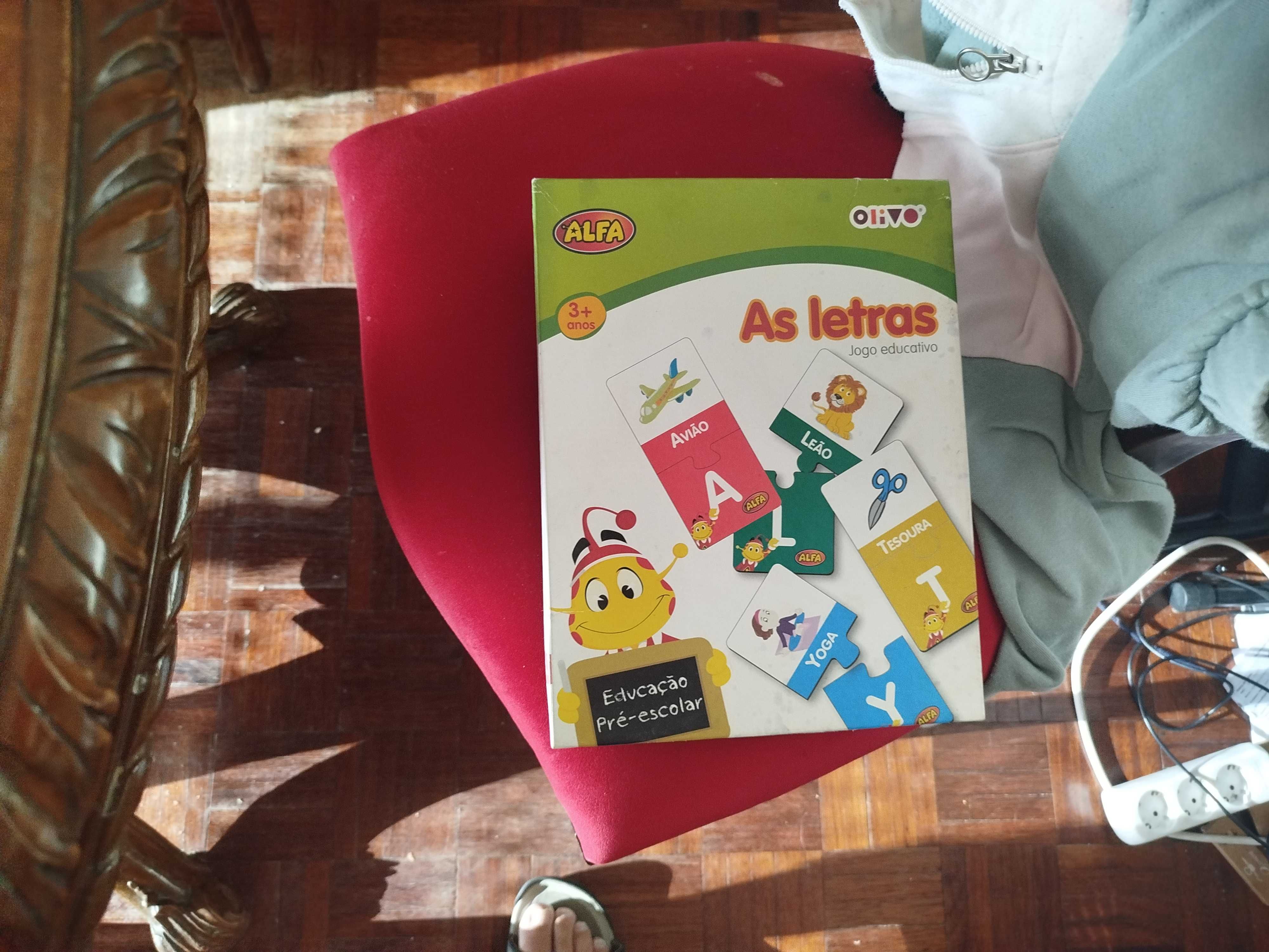 Vendo jogos e puzzles variados