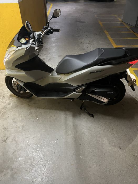Honda PCX 125 ano 2023