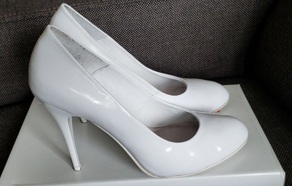 Buty ślubne białe