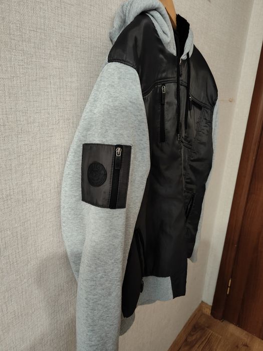 Куртка с капюшоном бомбер зимняя