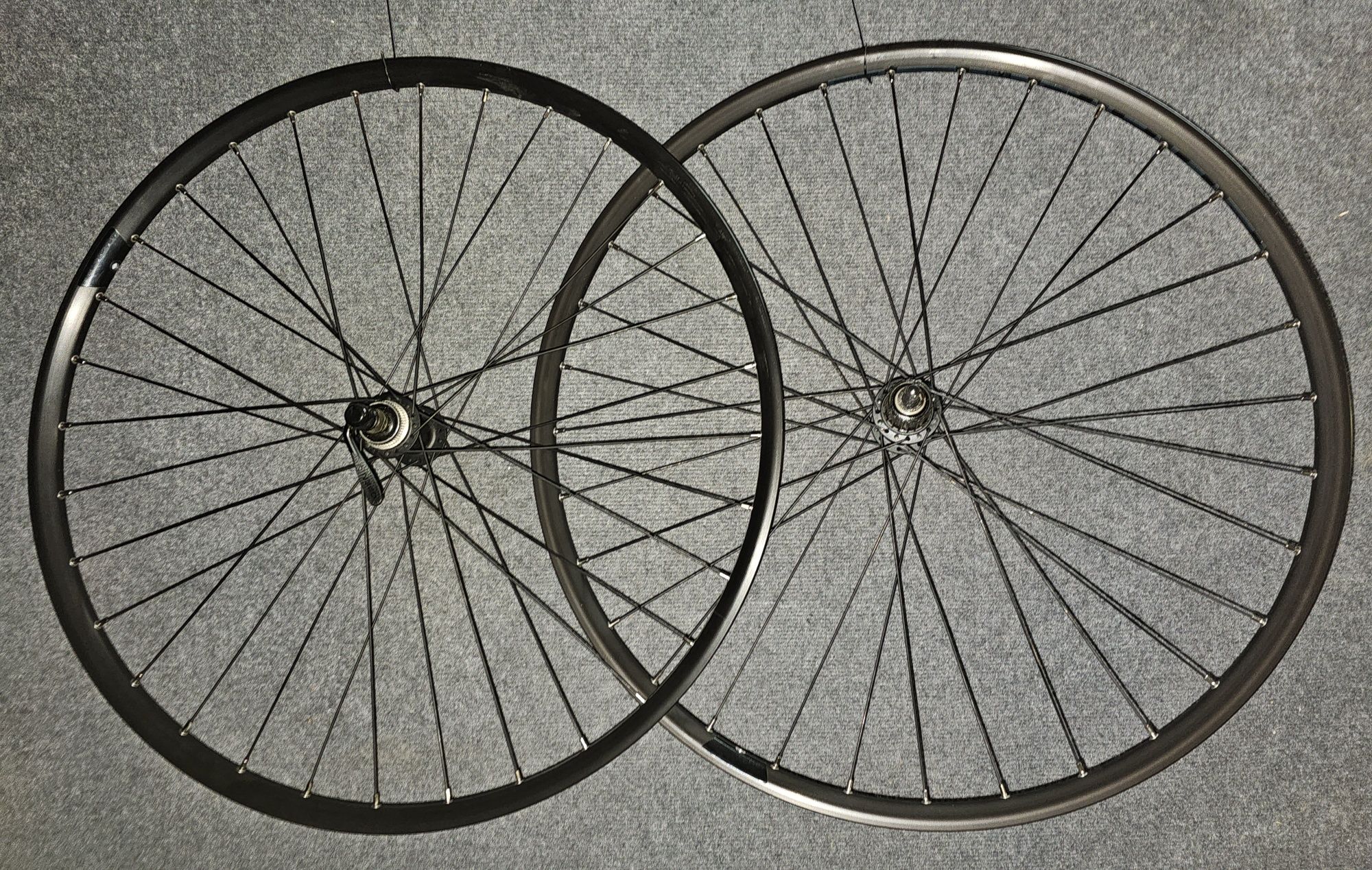 Kpl kół 622 Alexrims EX23 Shimano Hone oś na nakrętki, centerlock