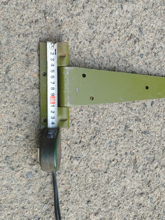 Петлі,завіси залізні на двері.