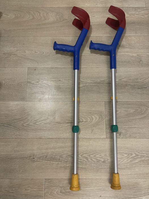 Дитячі милиці костилі ходунки в оренду