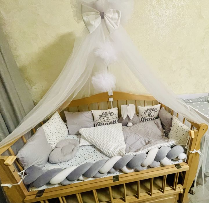 Дитяче ліжечко з матрацом