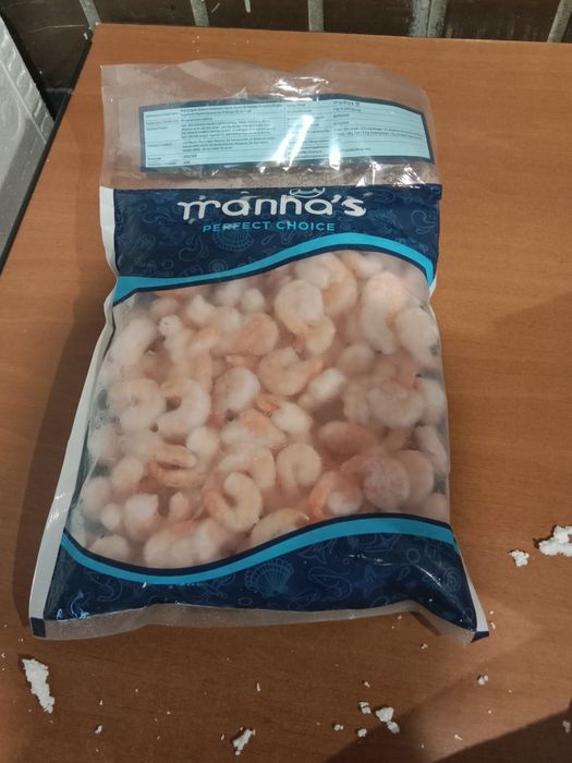 Очищенная, салатная,коктельная креветка.