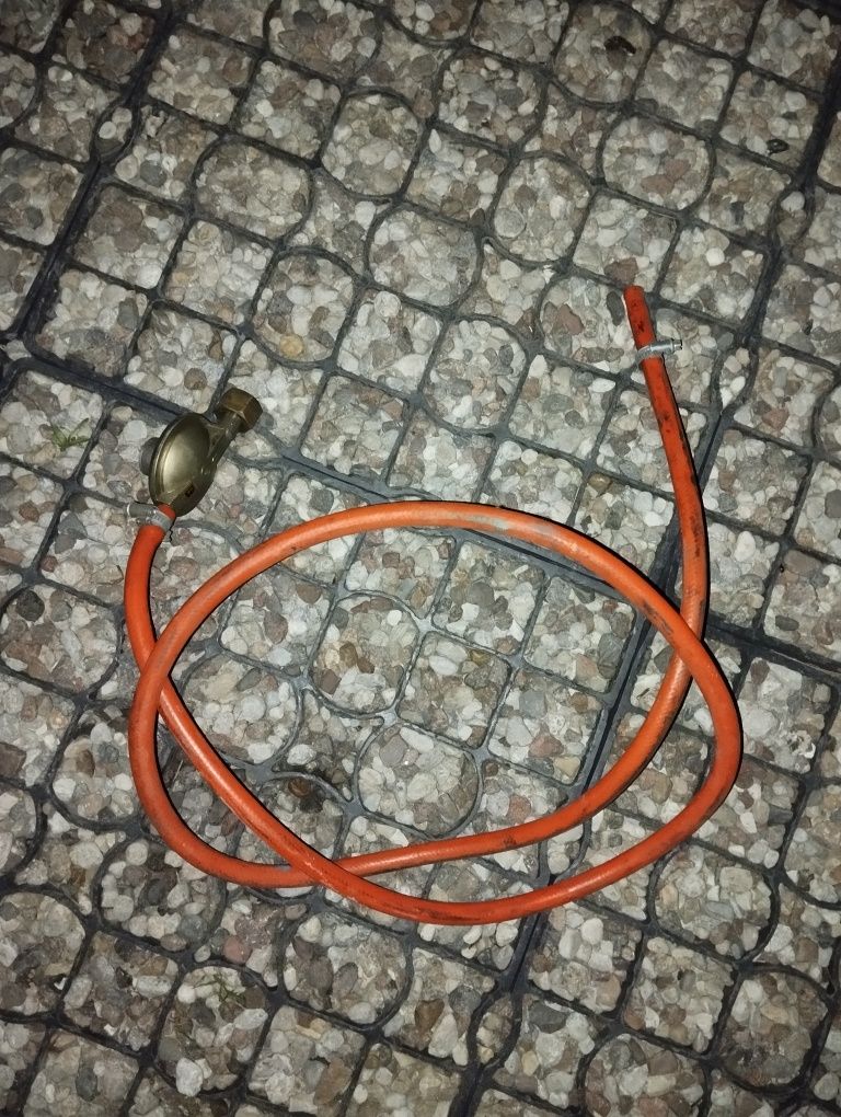Wąż 1 metr do butli z gazem  z reduktorem 11 kg