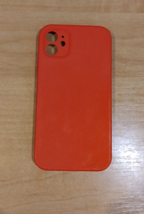 Чехлы на iPhone 11