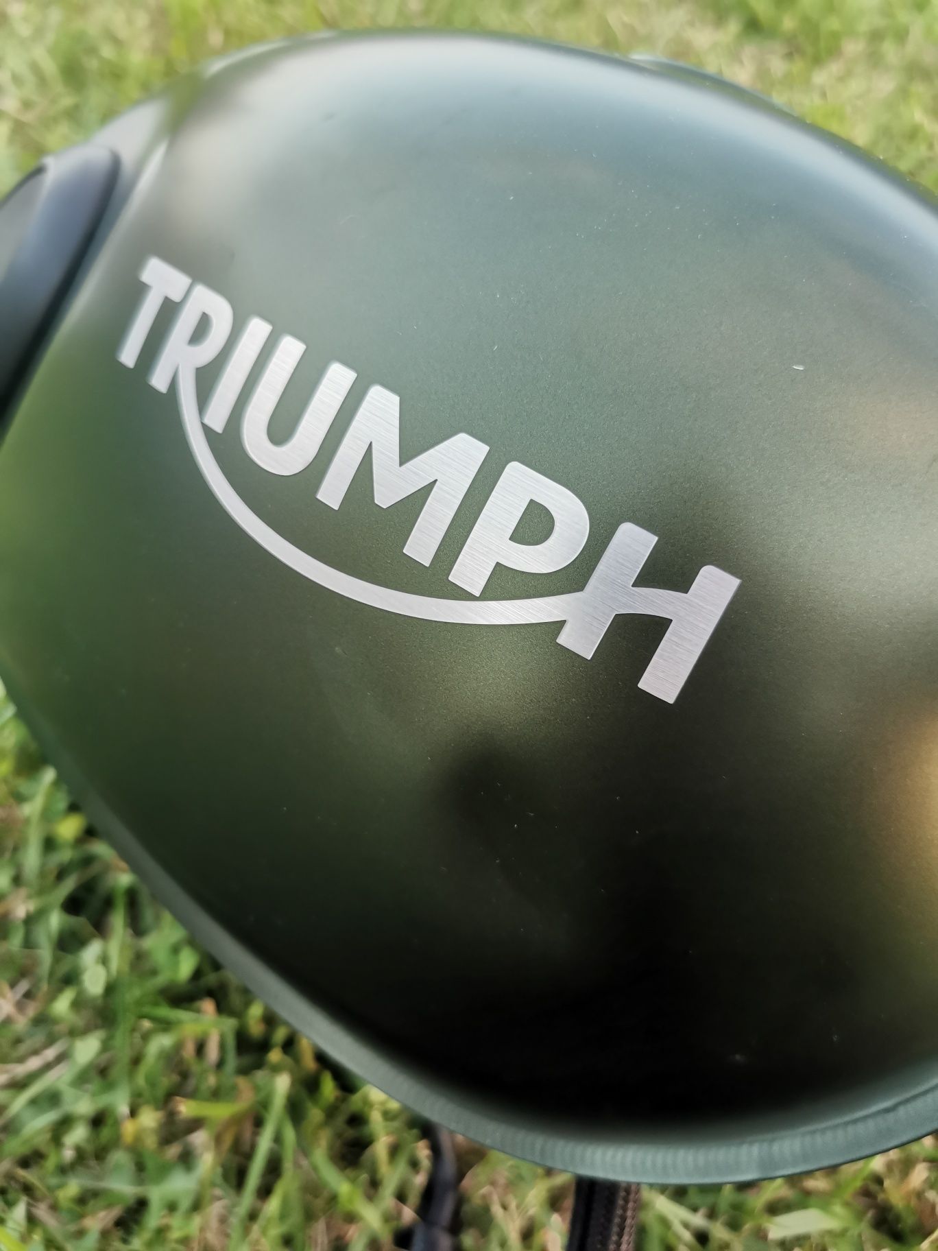 Triumph Scrambler 900 bak, zbiornik paliwa