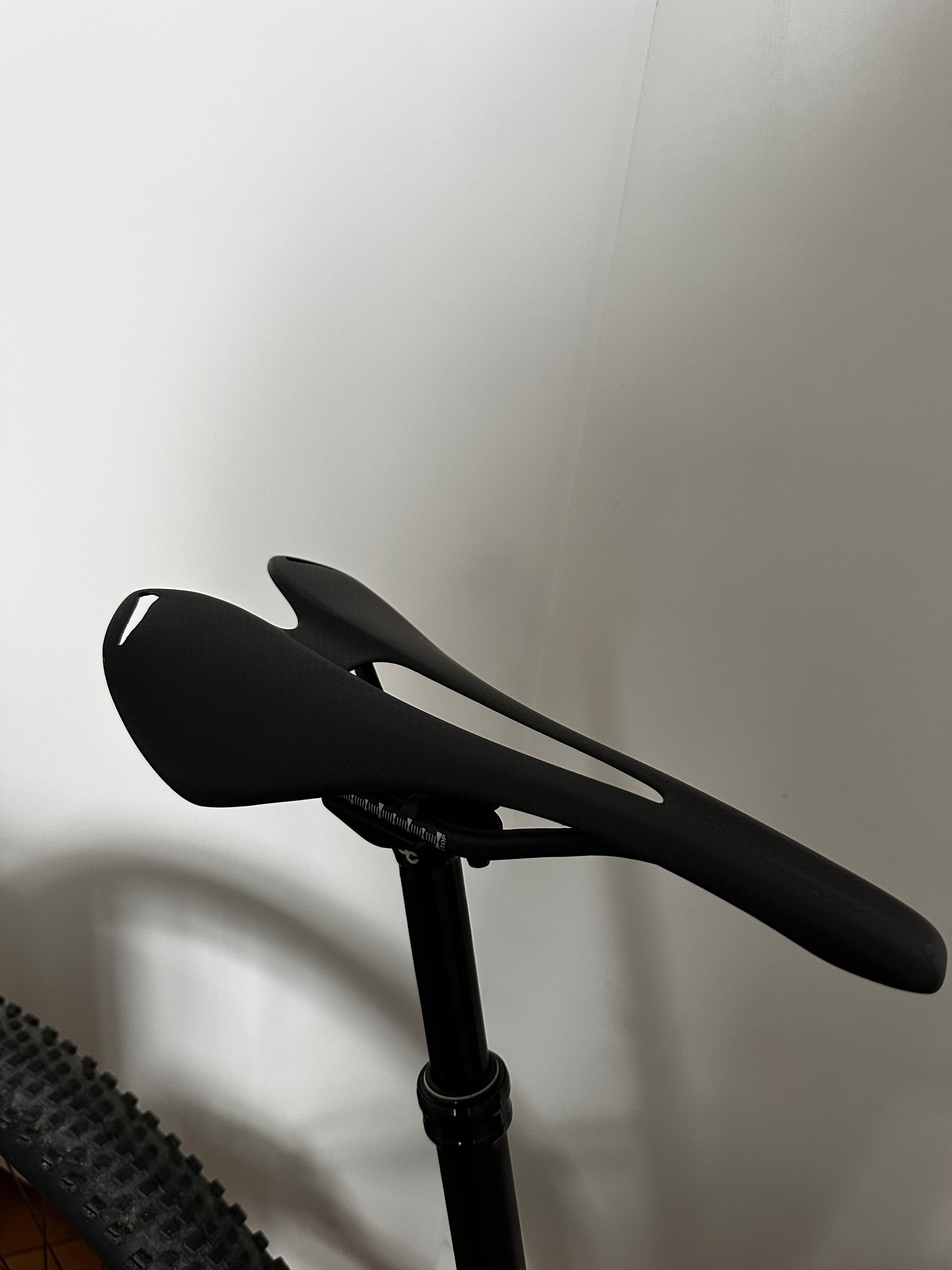 Selim Bicicleta em Carbono