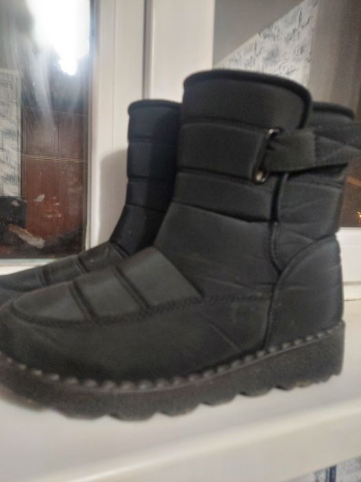 Зимові кросівки,  ботинки зимові 2 та осінні2 по 200 гривень