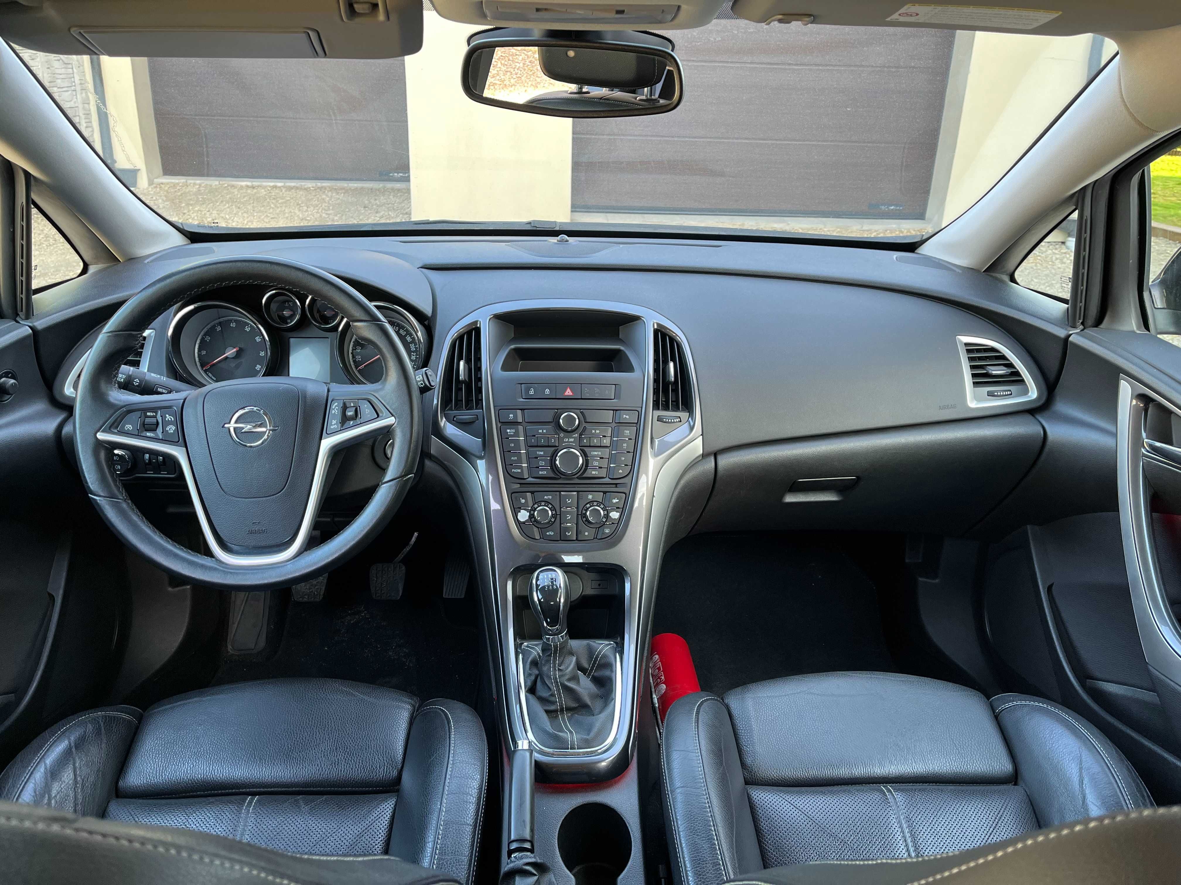 Opel Astra 1.4 Turbo 140KM 2013r Lift, Skóra, Oryginał lakier