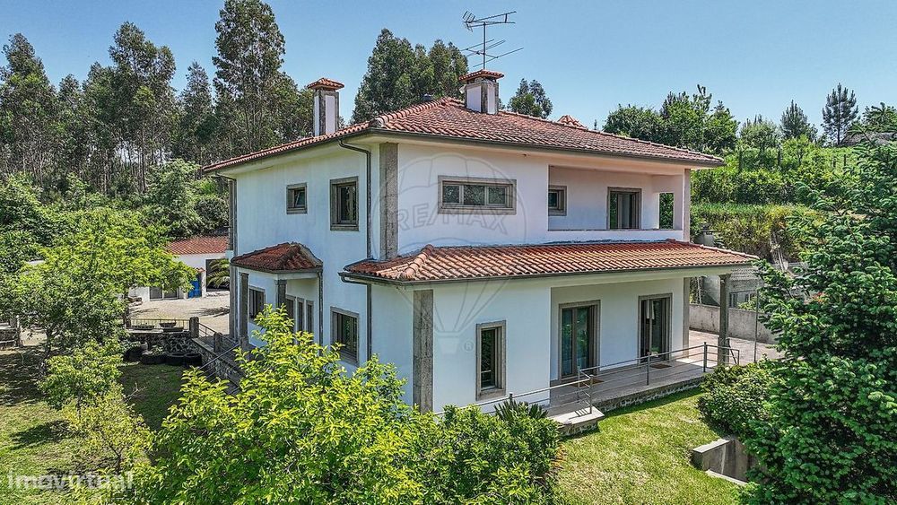 Moradia T4 para venda